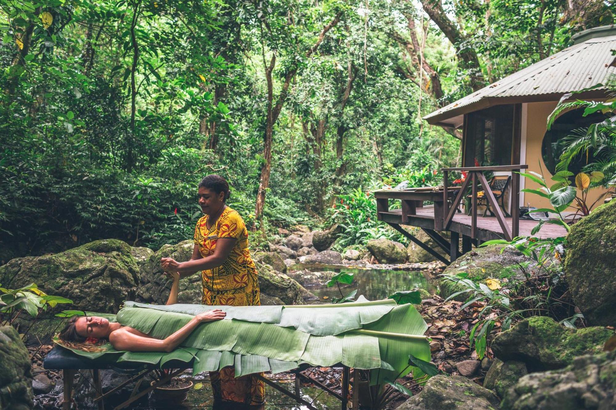 Koro Sun Resort & Rainforest Spa Savusavu Exteriör bild